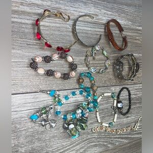 Mixed Fashion Bracelet Costume Jewelry Craft Lot Of 13 PCS